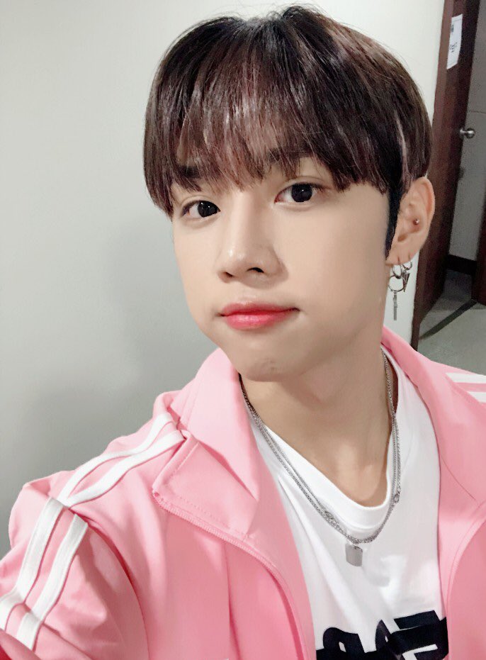 newboyztwt's tweet photo. 𓂃 . 💨 𓄹 𝐛.est 𝕨𝕖 !  𝄞 ___,,  𝗡𝗕𝗭 ╱ ⁺ 뉴보이즈  ᝰ  新offıcıāl ぃ up:datǝ  ✰.  𝟤𝟢𝟣𝟣12.  ✦%  ( ﹫_🦗'  ›  #_WILL * )

Ya pronto es fin de semana y por vengo vengo a desearle un lindo jueves, espero que coman y se hidraten bien. ¡Los amo, New b! https://t.co/m89I8XWTCE