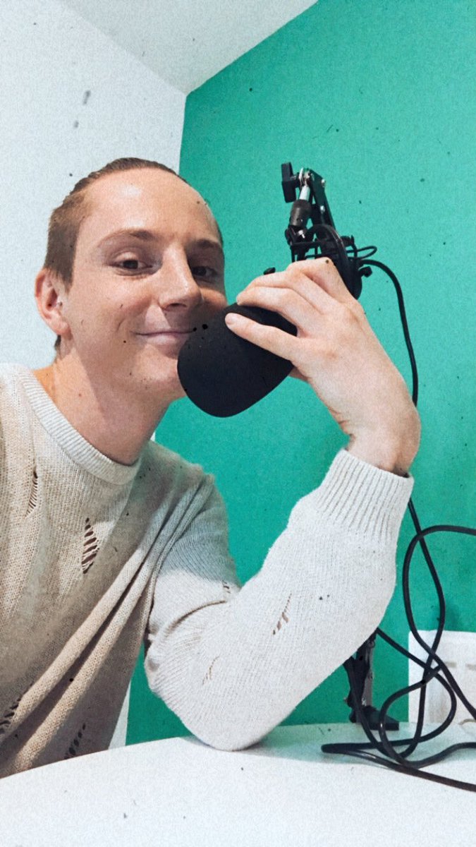 PodConversion's tweet image. Had the best time recording yesterday!! Can’t wait to get it edited so you guys can hear! #gay #lgbtq #podcast #podcasters @beccafadden @lukeWARDx