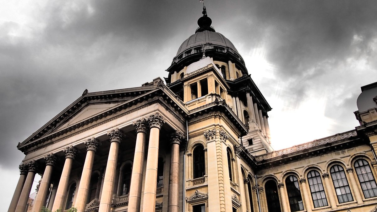 TaxNotes's tweet photo. The Illinois legislature canceled its November veto session, delaying tough decisions on cuts and taxes needed to close the budget gap. #twill

Read the latest by @ARDtaxanalysts in Tax Notes: https://t.co/2fd25nNzSo https://t.co/ToeEOxBreZ