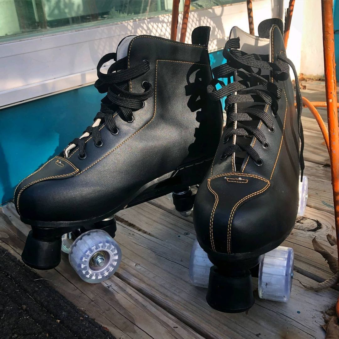 TaylorTulane's tweet photo. "What do rollerskates have to do with the #COVID19 pandemic? Participants in #designthinking Gumbo: Intro to #VirtualEthnography examined photos like this one, related to the participant wanting to be able to exercise @ home
Register for the next workshop: https://t.co/Pe3HIdamza https://t.co/HCX83dvJee