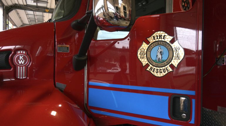 NewsWithChrissy's tweet photo. Spoke with @ColaFire about holiday safety. Check it out on @USCCarolinaNews coming up next! 🔥 https://t.co/v7qOqcewsE