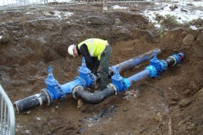 It’s possible the phrase “mains” was used to distinguish the large arterial pipes from the smaller sub-branch distribution pipes. I’m not convinced by this tbh. This is clearly MAINS water but then so is your kitchen tap in every day parlance. Is it not?  [4/20]