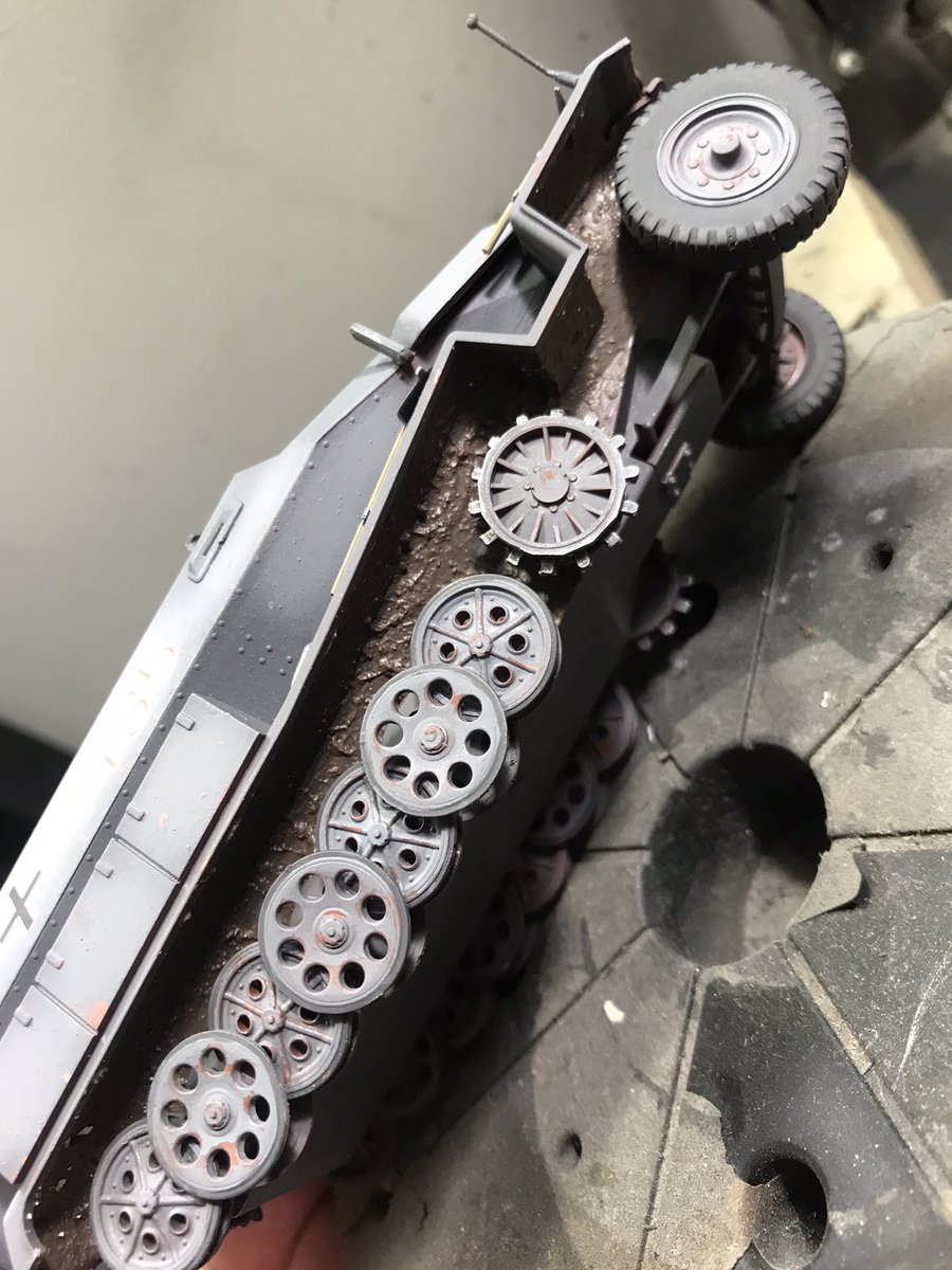 The wheels and tools are on the tracks are just drying once on I can add a basic wash but will leave that till tomorrow 