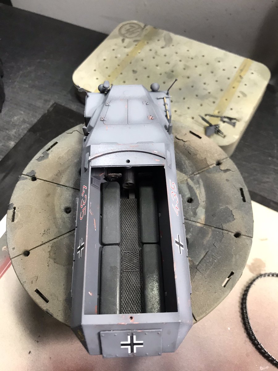 The wheels and tools are on the tracks are just drying once on I can add a basic wash but will leave that till tomorrow 