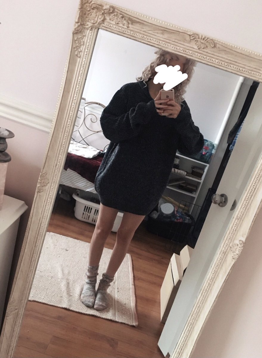 jothesfwhoe's tweet photo. its time for oversized sweaters hehe https://t.co/4Qck61dQ5I