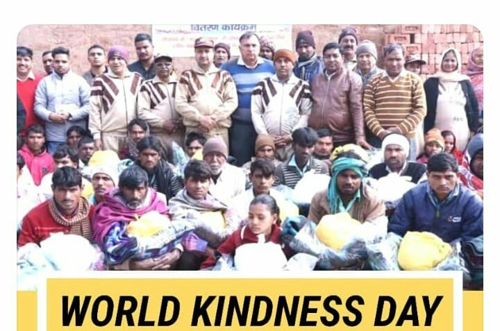 garryghoga's tweet photo. Always be kind towards others and on #WorldKindnessDay, let's pledge to be a helping hand by serving mankind. The volunteers of @derasachasauda are doing 134 welfare works with the inspiration of Saint Dr. @Gurmeetramrahim Ji. https://t.co/gXhXF6neMp