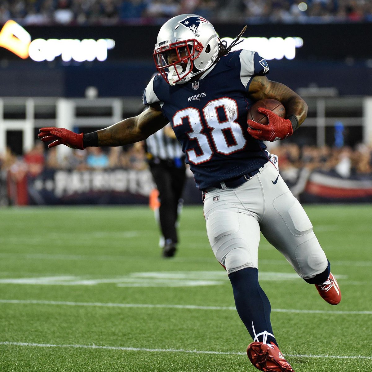 mjluster99's tweet photo. @Drew_luster Brandon Bolden https://t.co/jkEBaHwvFr