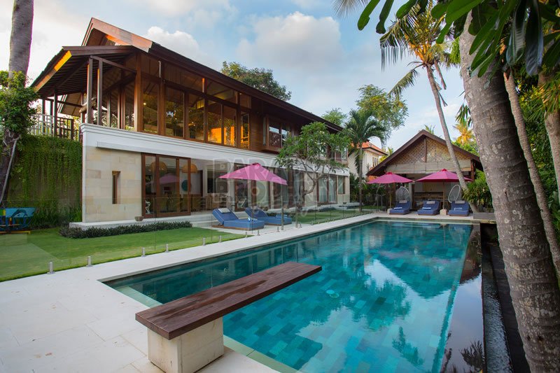 ppgroupbali's tweet photo. Luxury 5 Bedroom Leasehold Villa in Berawa
This luxury property is a contemporary Balinese villa minutes from the beach.
Please contact: info@ppbali.com or phone: +62 361 737357 or Whatsapp: +62 812 3918 9181 or click https://t.co/Ce2UKaii2Z
#balileaseholdvilla #baliluxuryvilla https://t.co/lxznv7TDS8