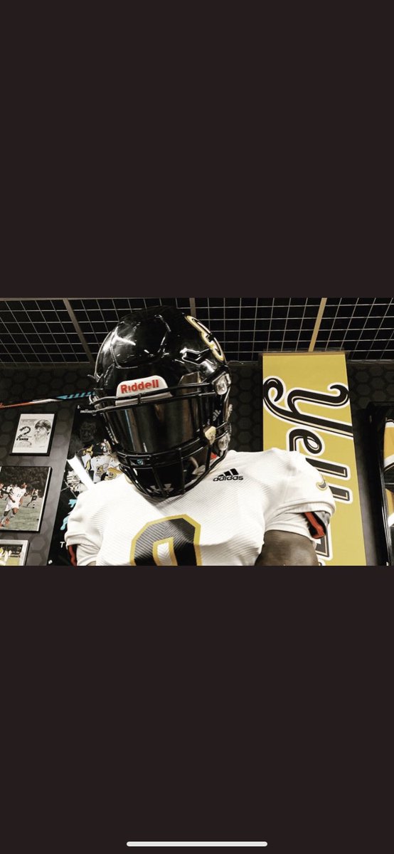 khalileason2's tweet photo. After a great talk with @CoachKKulzer I am blessed to receive my first offer from @AICFootball https://t.co/7FqhvH4q21