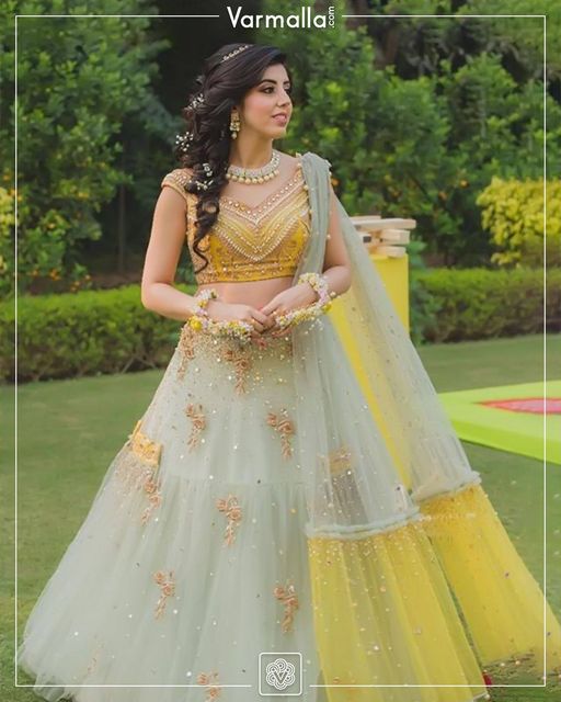 A girl should be two things on her wedding: classy and fabulous.
.
#varmalla #varmallalive #wedding #weddinginspiration #bride #bridesofinstagram #varmallawedding #indianbride #lehenga #weddingoutfit #weddingplanner #bridalphotography