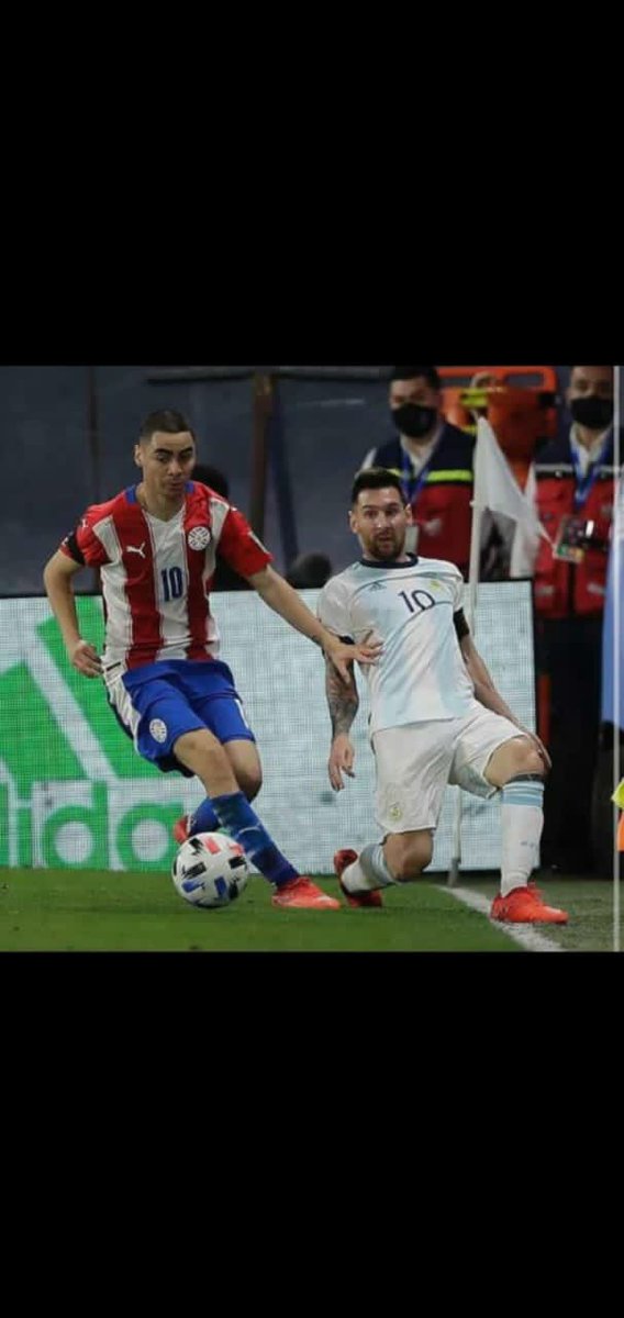 LosChaposFC's tweet photo. El mejor 10 de las eliminatorias,el más rápido de todos, el de mejor gambeta, el desequilibrante Miguel Almirón, al lado de el está Messi pecho frío 🥶🥶 https://t.co/HAp8OBMnS9
