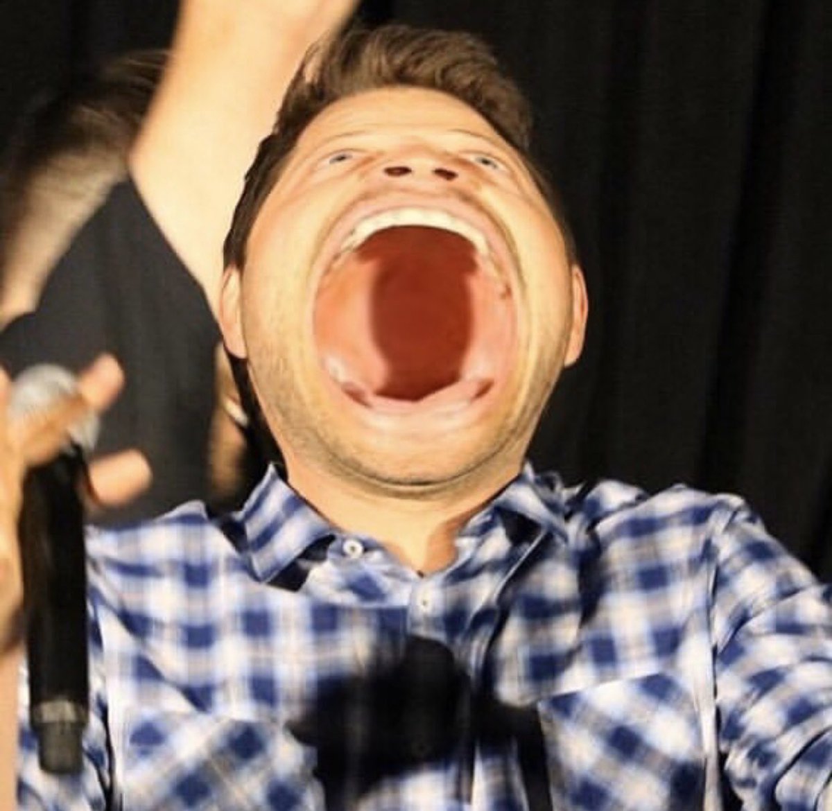 hunterlifespn's tweet photo. @jarpad cas calling // it was Lucifer https://t.co/TxW3vrfOdy