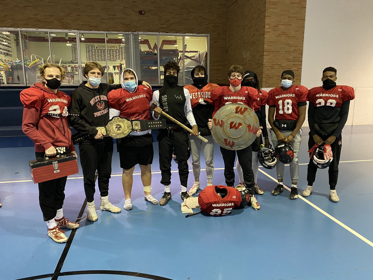 Congrats to week 10 award winners. The Tool box winner is <a href="/_jack_wimmer_/">Jack Wimmer</a>  King of the trenches <a href="/bolucas29/">Bo Lucas</a> &amp; <a href="/TravisIngram__/">TJ</a>  Hammer winner <a href="/BretzKoby/">Koby Bretz #25</a> Team First winner <a href="/BruberTaylor/">Taylor Bruber</a> The Shield winners @_dickerson1 <a href="/gguyett_3/">Grant Guyett</a> <a href="/Anthony35w/">Anthony White</a> @Cedrian5 &amp; Parker Kotas