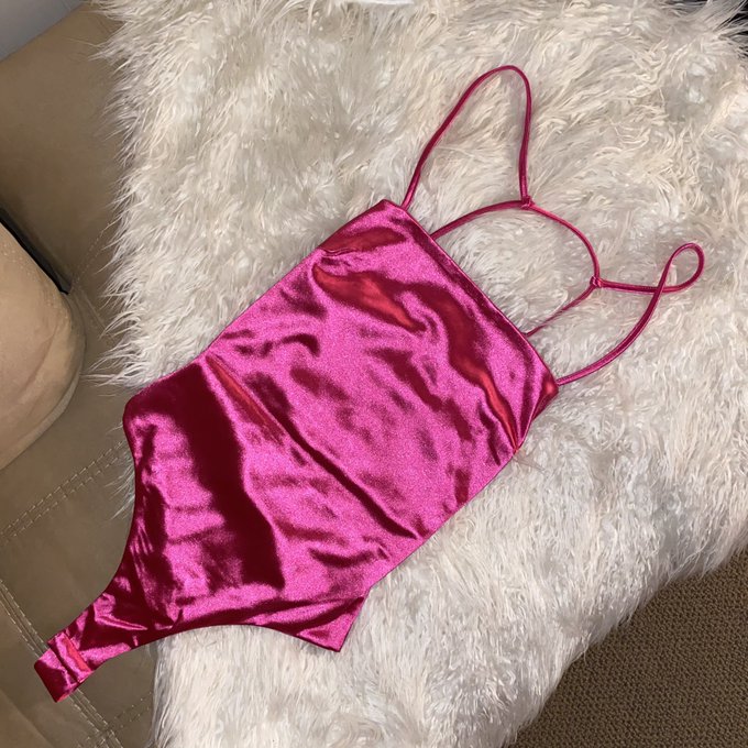 More items posted on my Poshmark💞$10 and under✨ https://t.co/U1XYBMIQUX https://t.co/bbE2ehV7XS