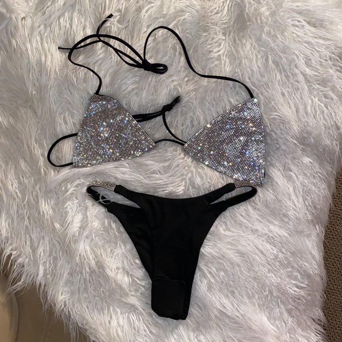 More items posted on my Poshmark💞$10 and under✨ https://t.co/U1XYBMIQUX https://t.co/bbE2ehV7XS