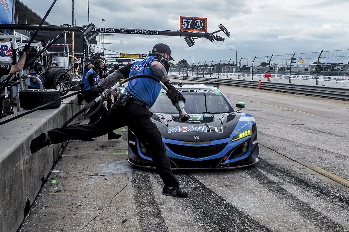 HeinricherRaces's tweet photo. Three practice sessions today had us busy from dawn to dusk. We qualify at 10:15am ET tomorrow. Catch it live on https://t.co/4Kwh3MAdru.
🔸
@exxonmobil #racing #motorsport #imsaracing #acura #acuransx #mobil1 #rollingreens #hondahpd #womeninmotorsport https://t.co/E9IoIENkAv