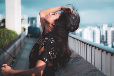 whitedovecrafts's tweet image. Photo By Haiqal Osman | Unsplash 
 #danceafro #verticalsleeve #draftbeer #jewelrysupplies #exoticpoledance