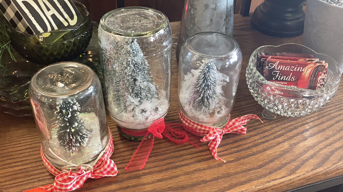 AmazingFinds's tweet image. Hand crafted snow globes. Only $12 a piece #ChristmasIsComing #decor