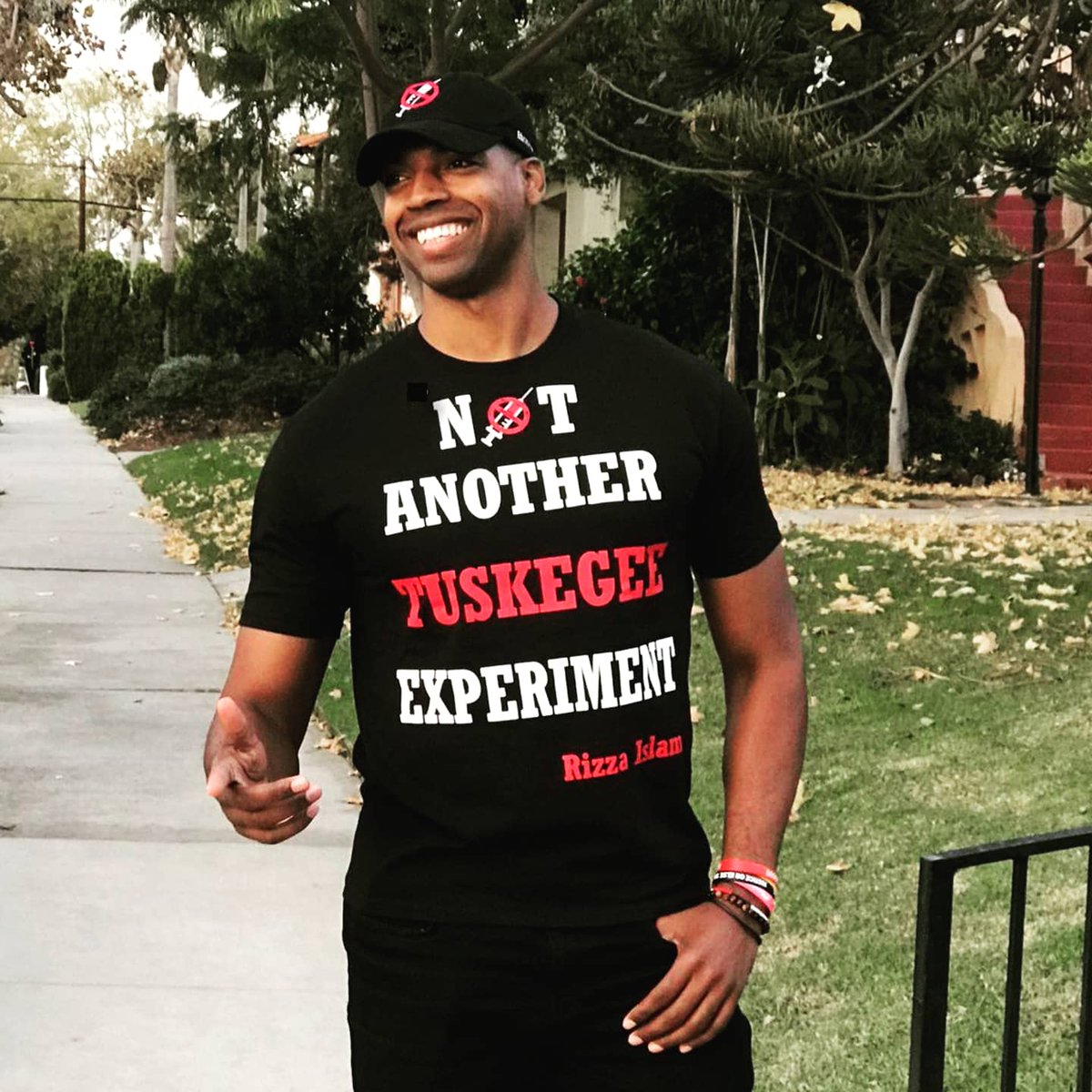 IslamRizza's tweet photo. ✊🏿🚫💉 CLICK HERE TO ORDER: 👇🏿
 https://t.co/e9JqV7ACCf 

🔥 - The official - "WE DO NOT CONSENT" vaccine shirt, hat, wristband  and BOOK for the Black community and anyone else who refuses to take this new UNSAFE, EXPERIMENTAL COVID-19 shot! - These will be SOLD OUT within HOURS https://t.co/VixpndkdSz