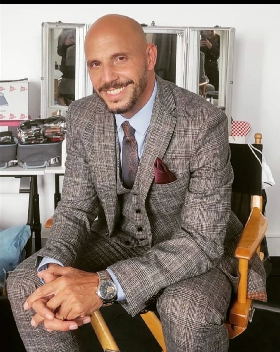 davidbanOff's tweet photo. DAVID BAN / VALENTIN CARRIER
Comédien / Chanteur / Voix Off.
https://t.co/fLWHPqWhN1
Agent : @agence_ydb
.
@PBLVofficiel 

#davidban
#comedien
#chanteur
#voixoff
#pblv https://t.co/6mQ96cVwcg