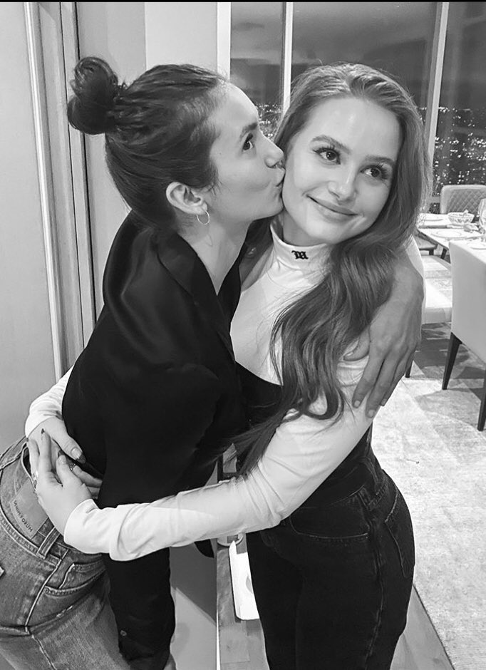 madsnessax's tweet photo. @ninadobrev and @madelainepetsch are 2 of my favorite actress so I can’t believe They took a photo together😭🥺 #ninadobrev #madelainepetsch https://t.co/hTGehXVecr