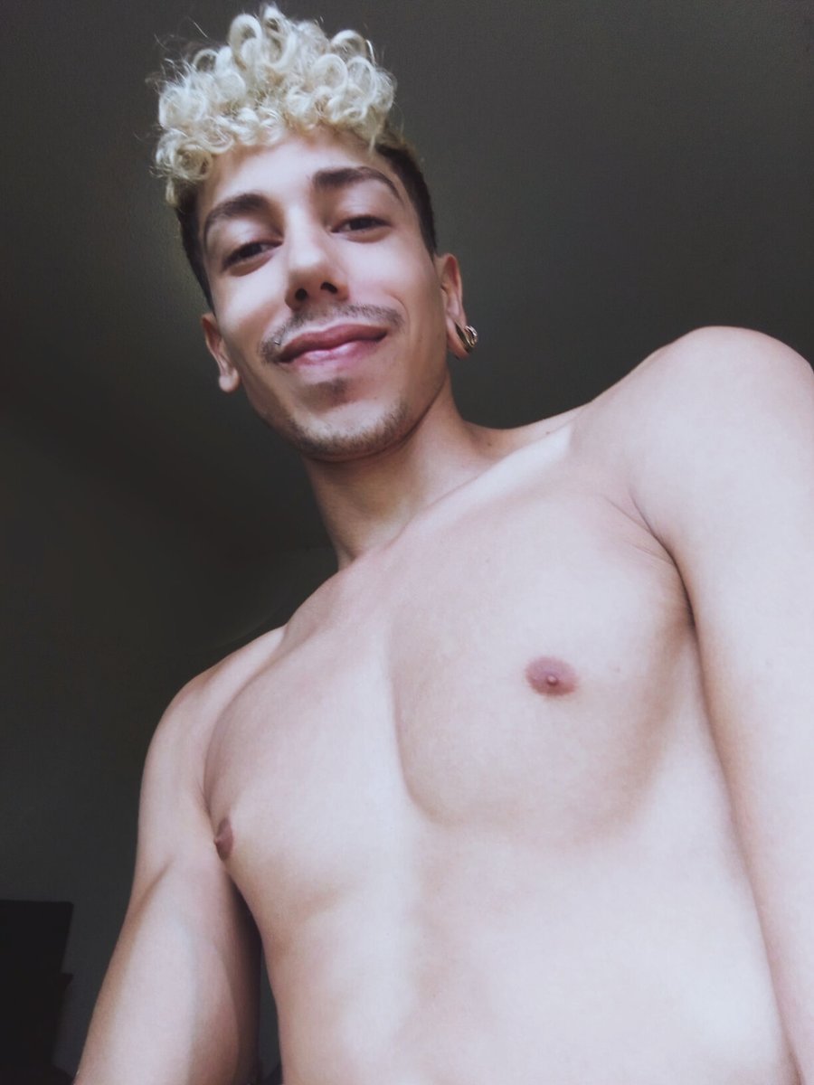 NickKaneXL's tweet photo. Rt if you want https://t.co/Q6wweRJjfY