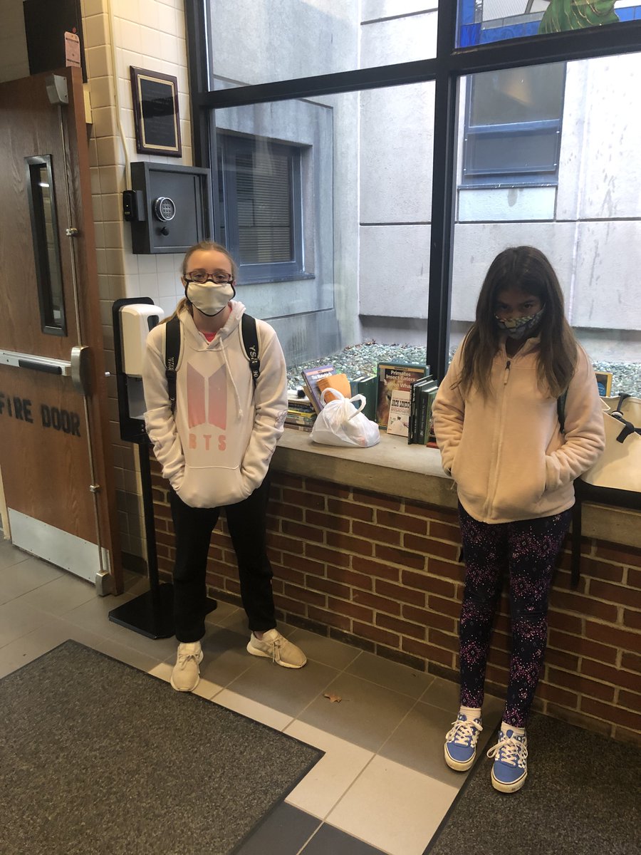 Liz Smith tweet media