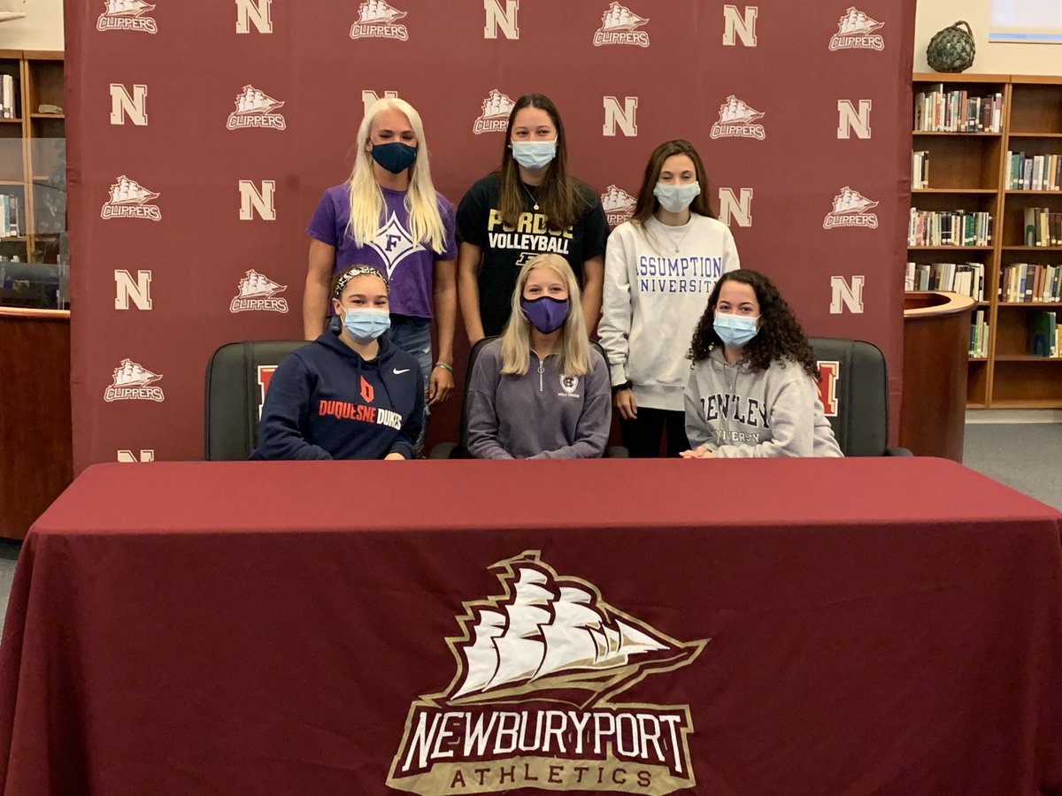 Port_Athletics's tweet photo. NLI signing day today at NHS! https://t.co/ebDVn9LrF1