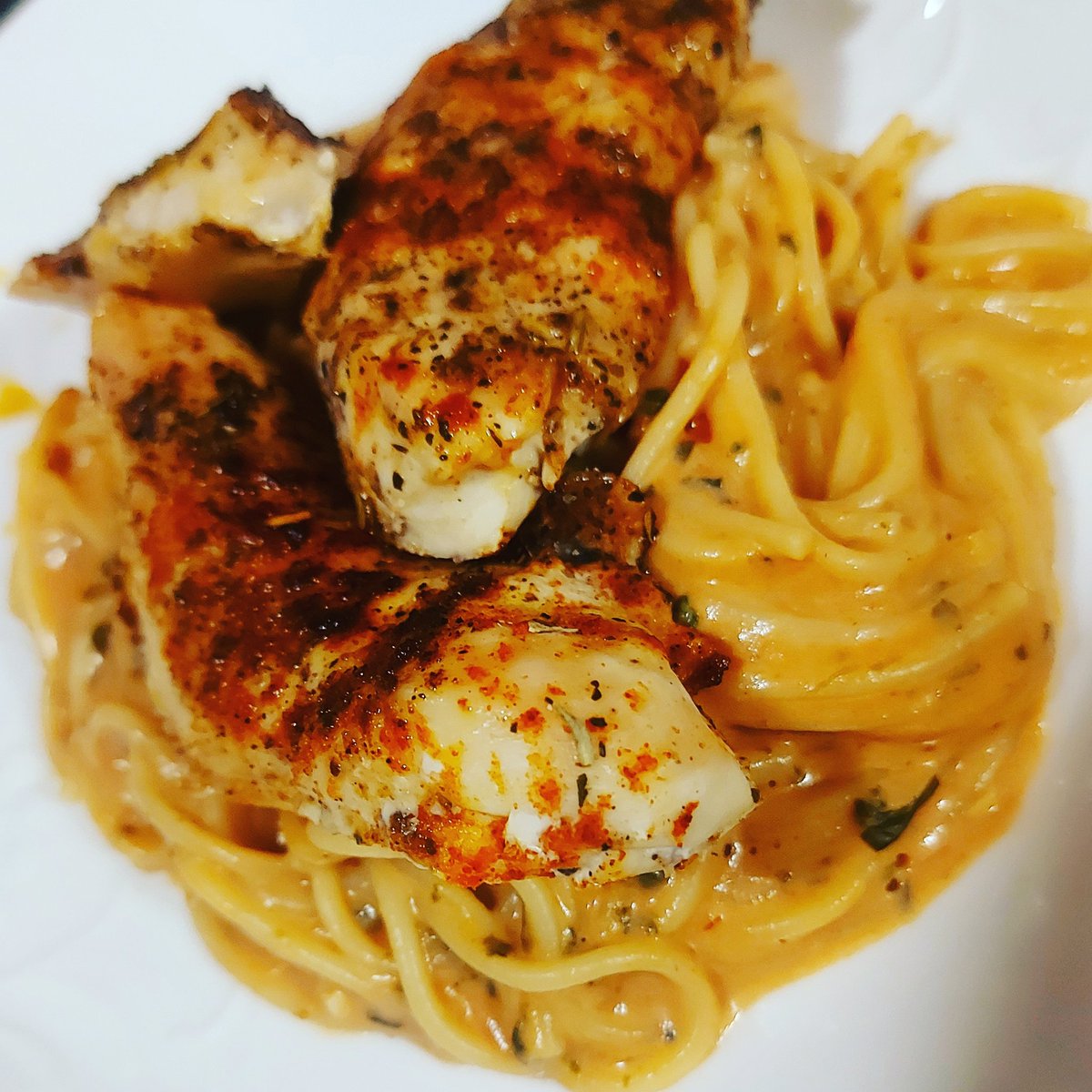 InkedDeviant's tweet photo. On The Fly Dinners... Pasta Tosssed In A Scratch Light Rosé Sauce. Chicken Tenders Tossed with Olive Oil, Smoked Paprika &amp; Italian Seasoning Blend Oven Baked.
#chef #onthefly #pasta #diabetic #chickentransformation #cheflife #ChefsTable #cheftember #foodies #culinaryqueen https://t.co/uOtCTWHNVg