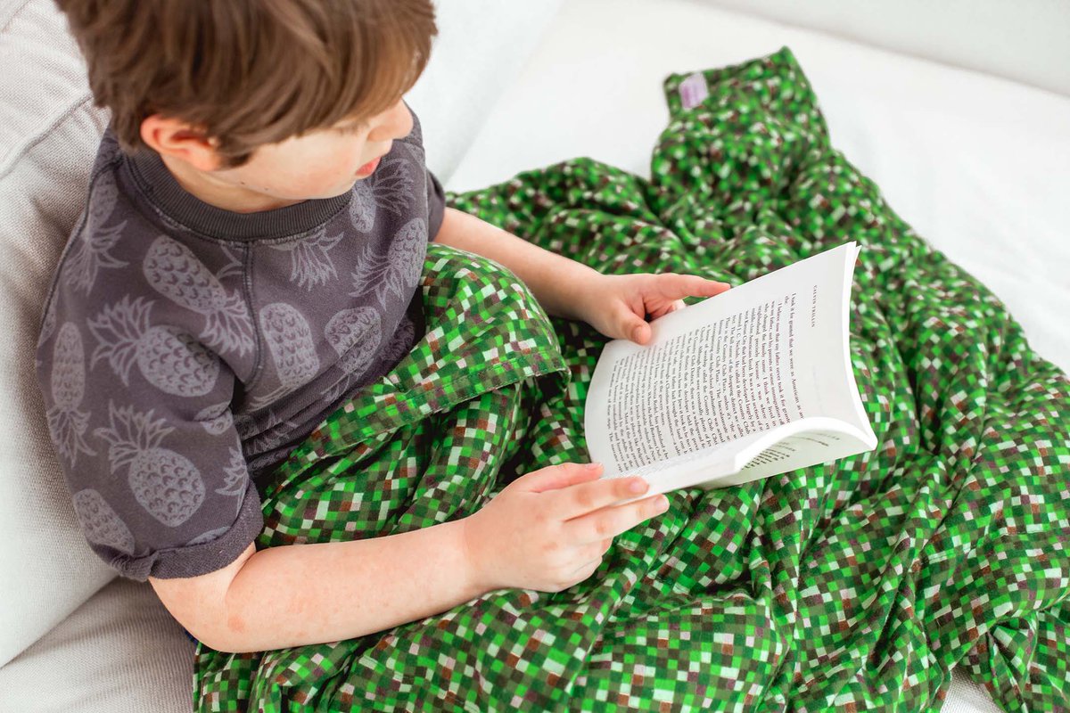 Calling all Minecraft fans! Cuddle up under our Minecraft fabric weighted blanket ✅
.
.
.
#textiles #mosaicweightedblankets #minecraft #mosaicfabrics