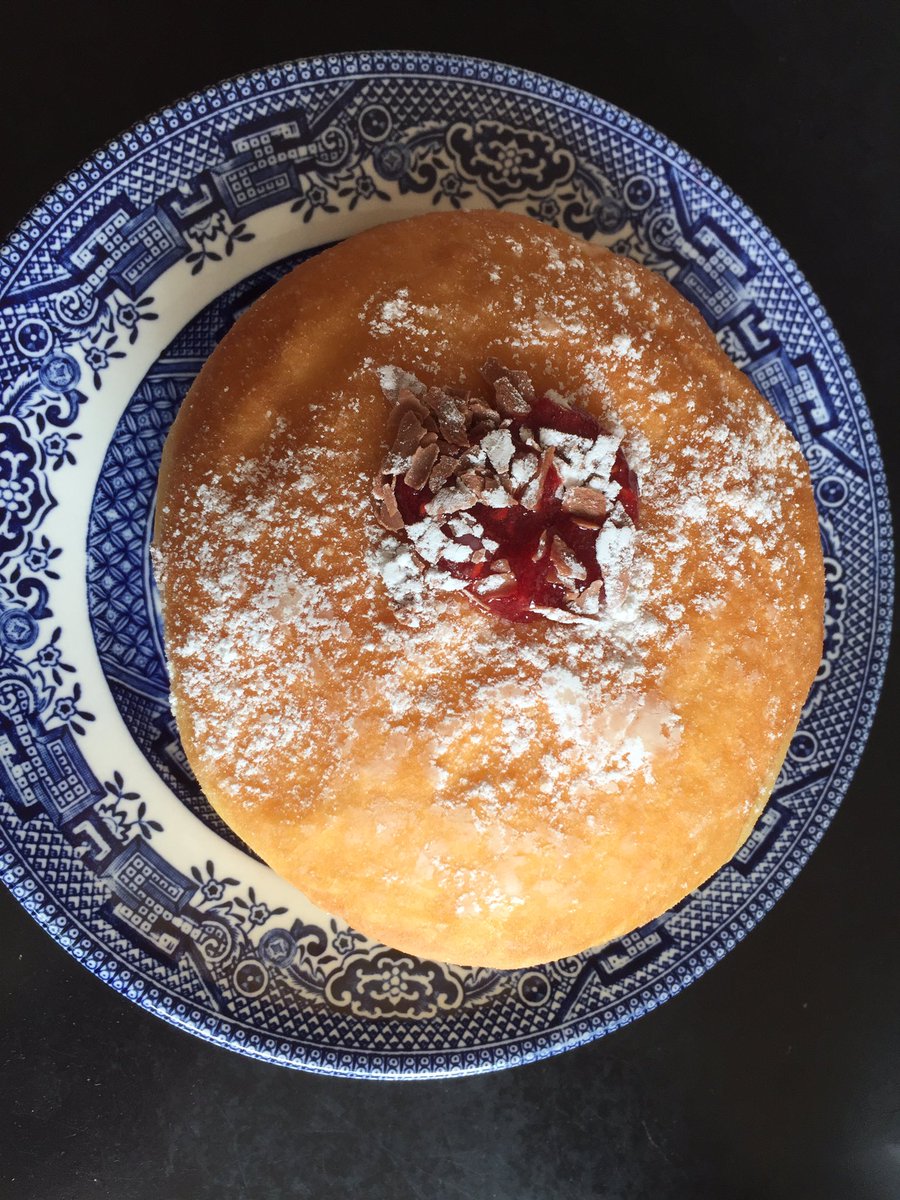 donnalmcr's tweet image. Donut Day for Melbourne! Congratulations we have done it!!! Thanks to these leaders @DanielAndrewsMP @VictorianCHO @CathLAndrews #IStandWithDan #danforpm
