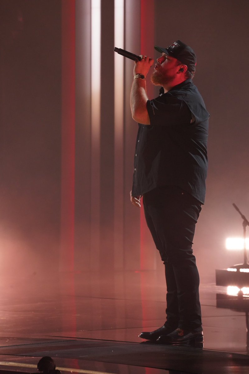 Luke Combs 🎤 tweet media