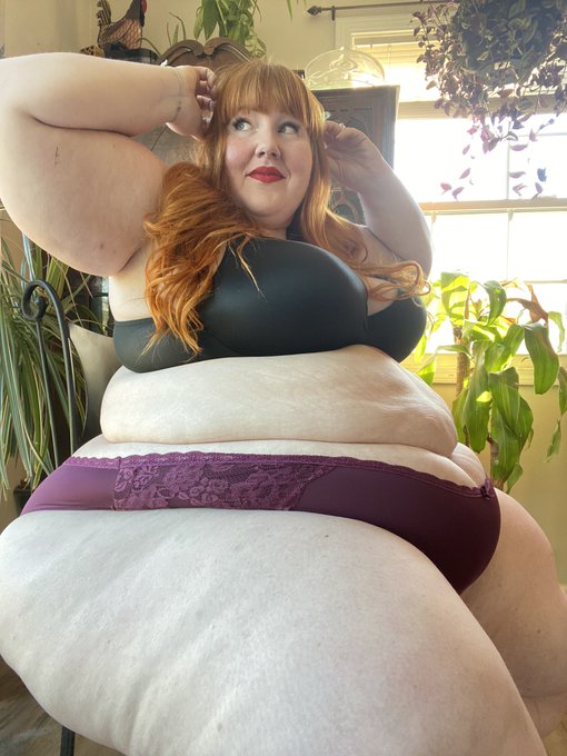I&rsquo;ve been in the top 4% of onlyfans for weeks but I wanna make it to top 1%! Looks like triple the updates