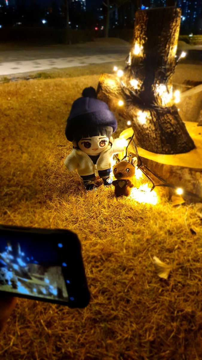 아직 크리스마스는 멀었지만
벌써 크리스마스 분위기가 가득해❗❤
솜깅이들 사진찍기 좋은 계절❤

#허니린
#푸동이