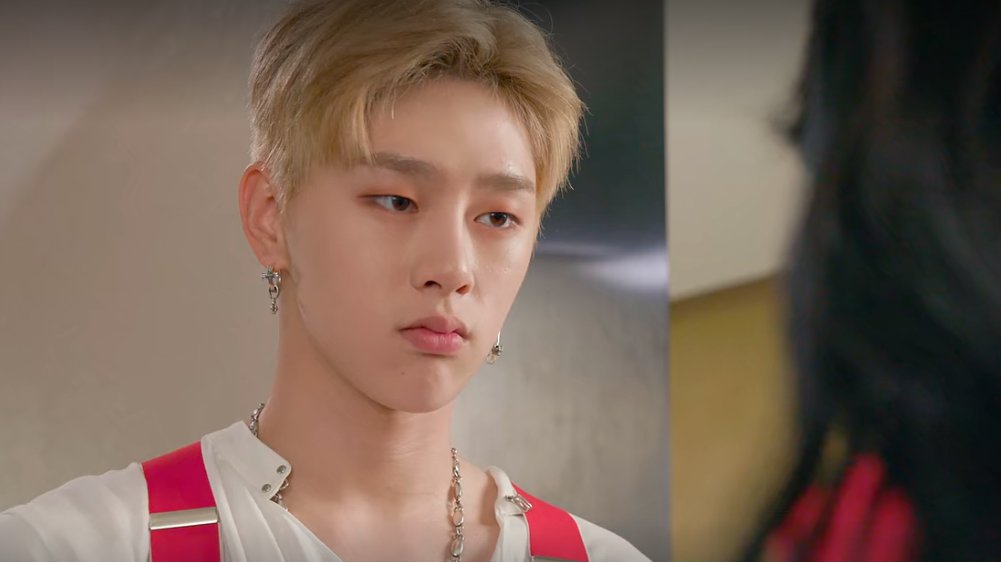 takushiya's tweet photo. J'ai fini #PartTimeIdol , certains aspects de ce drama m'ont fait penser à Dream High. Un bon casting avec Lee Suhyun de AKMU un groupe que j'apprécie énormément. Et Kwon HyunBin qui ressemble beaucoup à Seojun de True Beauty. Des moments comiques, j'ai passé un très bon moment. https://t.co/NrnvYQt2ZD