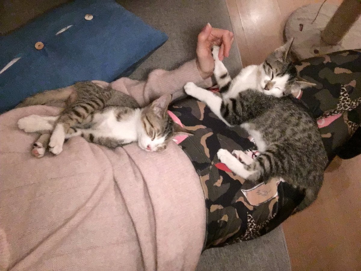  @macabeso (couldn’t find an hd version of the 1st pic sorry)