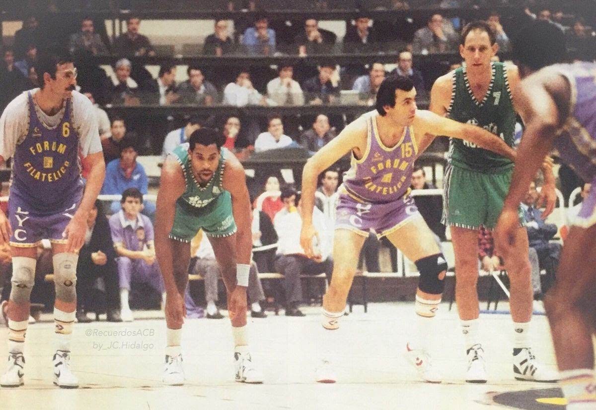 s9rgio's tweet photo. Cuánta historia de la @ACBCOM en una sola imagen @penashuescaSTK @CBValladolidSAD #MikePhilips #SamuelPuente #BrianJackson #GrangerHall #LosEchoDeMenos https://t.co/ftxMFM27MQ