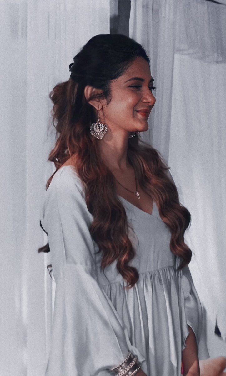  #JenniferWinget