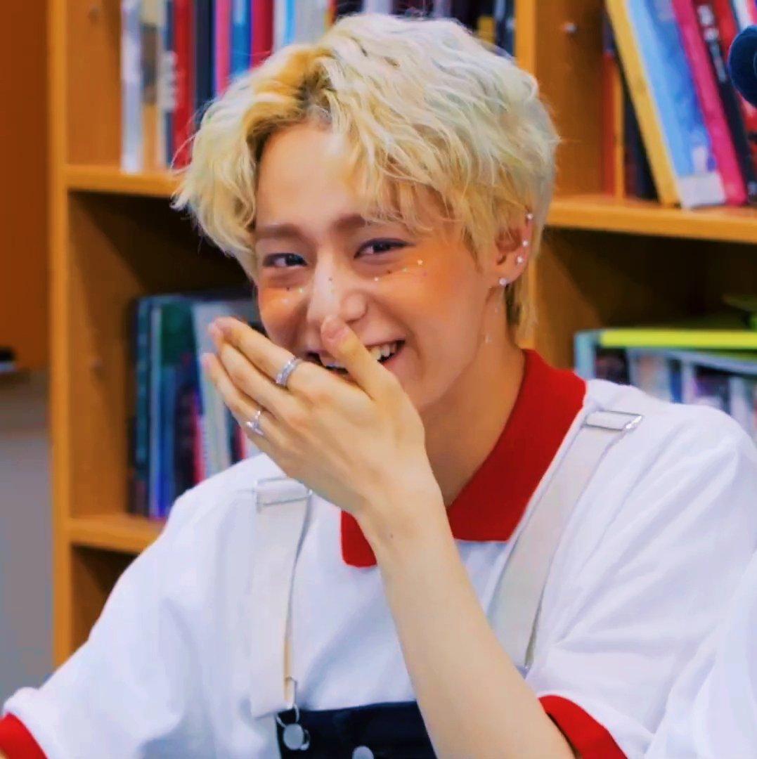 aceofmoons's tweet image. yeo hwanwoong as lee felix ; a thread