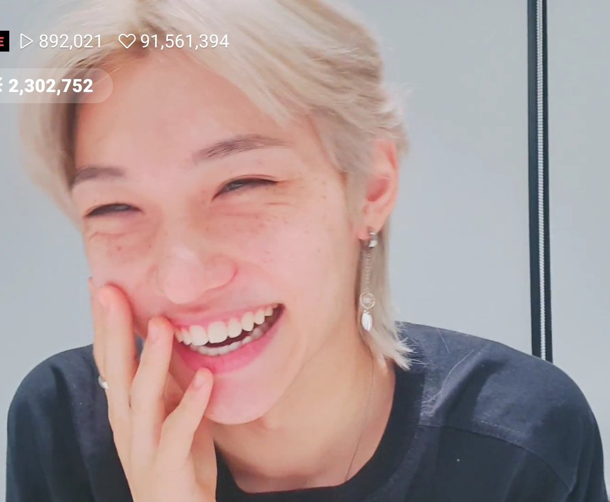 aceofmoons's tweet image. yeo hwanwoong as lee felix ; a thread