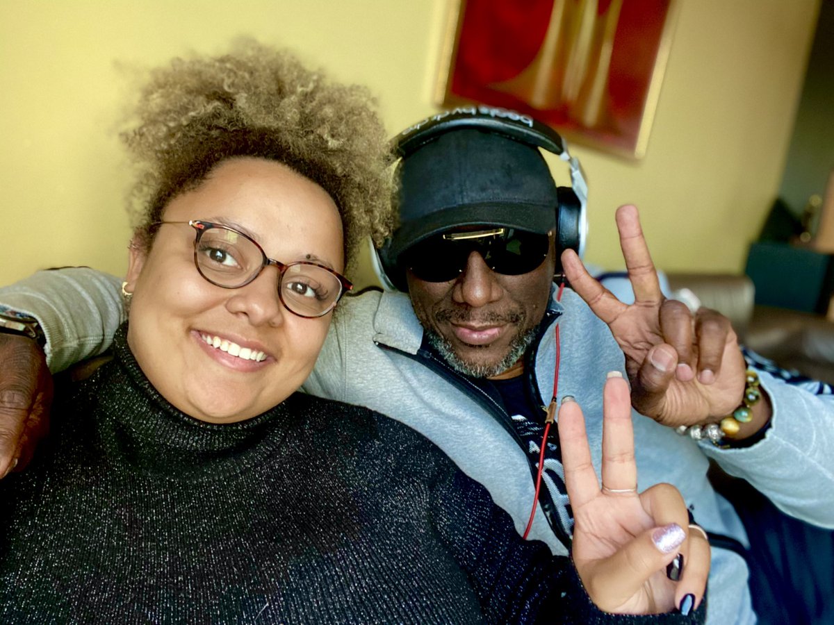 georges_dimata's tweet photo. Moment de détente avec la future avocate 🥰
Ma cadette ( un duo d'enfer) 😅
Des fois mieux vaut penser à autre chose qu'au travail et  la politique le temps de se ressourcer 🎵🎶 https://t.co/nC3zP0vMO0