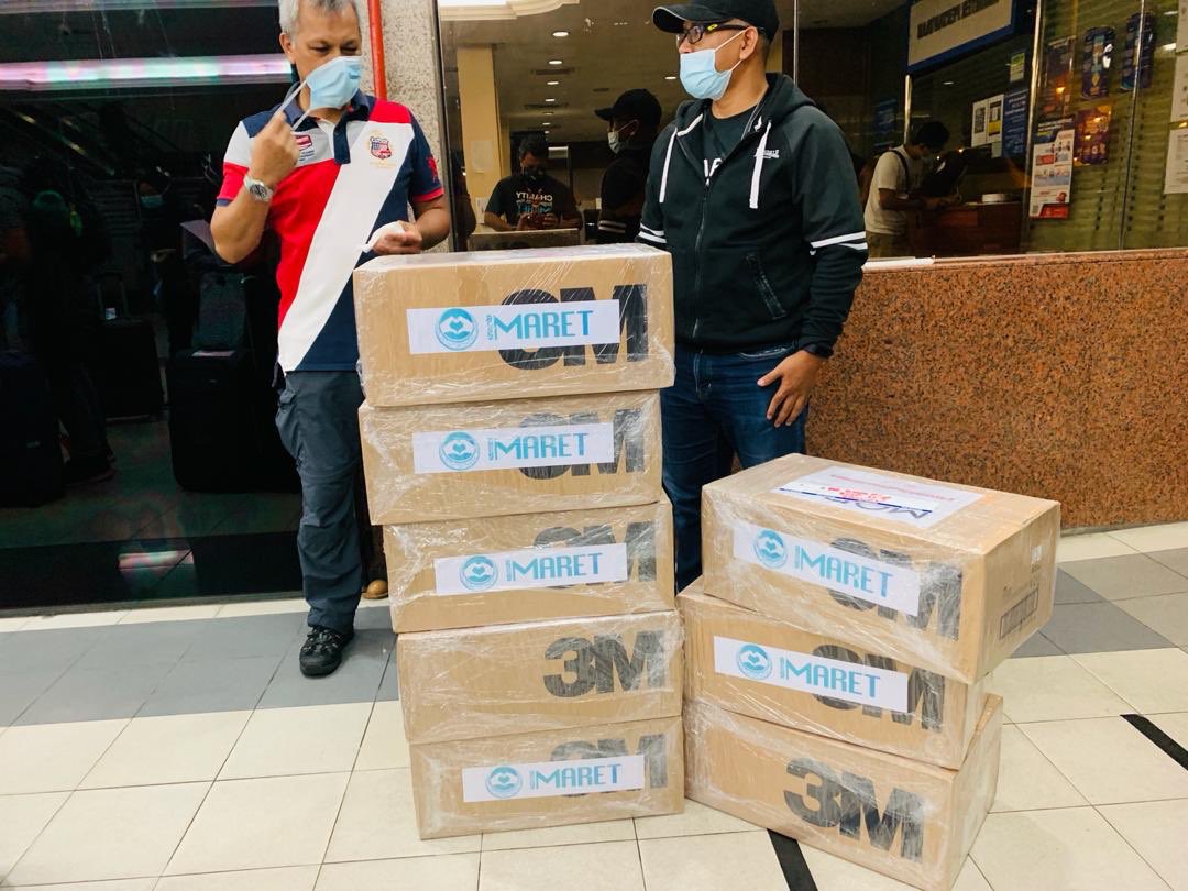drmusanordin's tweet photo. Live fr TUDM, Subang.
Deployment of 88 HCW to Sabah.
IMARETian, Dr Hanapi, Anaesthesiologist on board. 
Deployed to Hospital Semporna &amp; assist PKD with covid surveillance of residents on 46 islands off Sabah.
Our prayers 4 their health &amp; safety #Pray4Sabah
https://t.co/jvrx71EnO1 https://t.co/A1kTvt8J0W