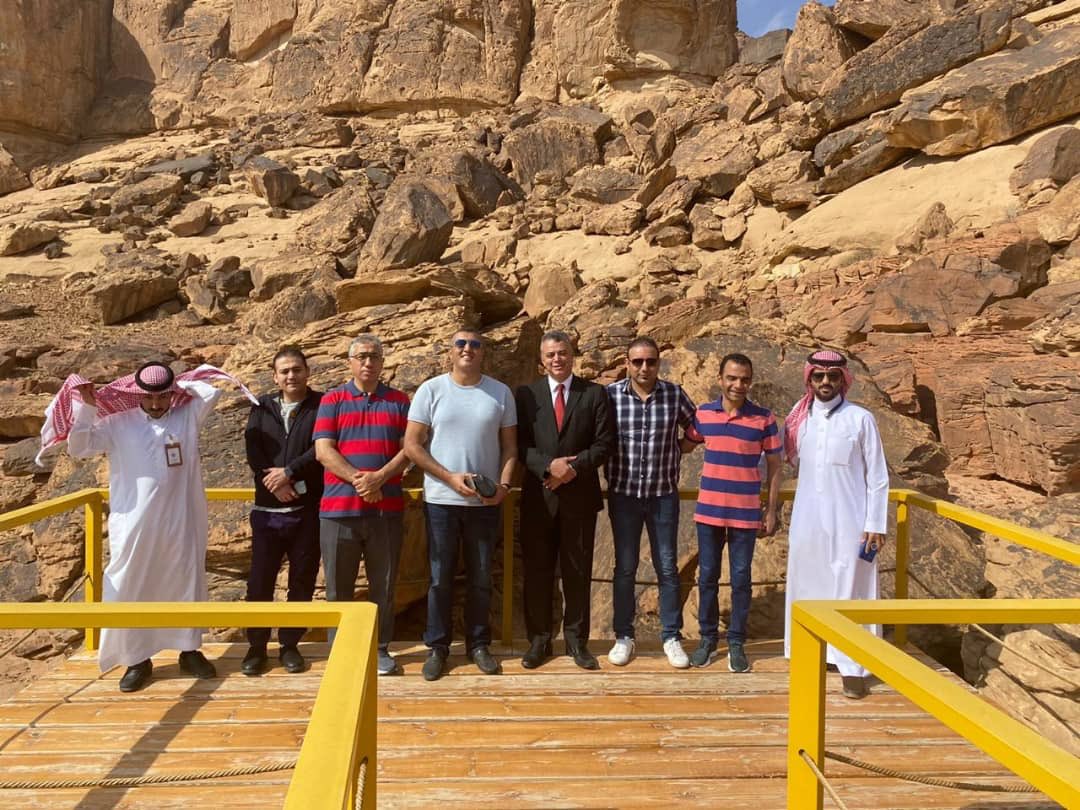 jubbahnews's tweet photo. زيارة | ⭕️

في زيارة ودية القنصل المصري الدكتور محمد المهدي يزور مدينة #جبة بضيافة الأستاذ وليد سعود الزيدان .. https://t.co/js8qSbJX73