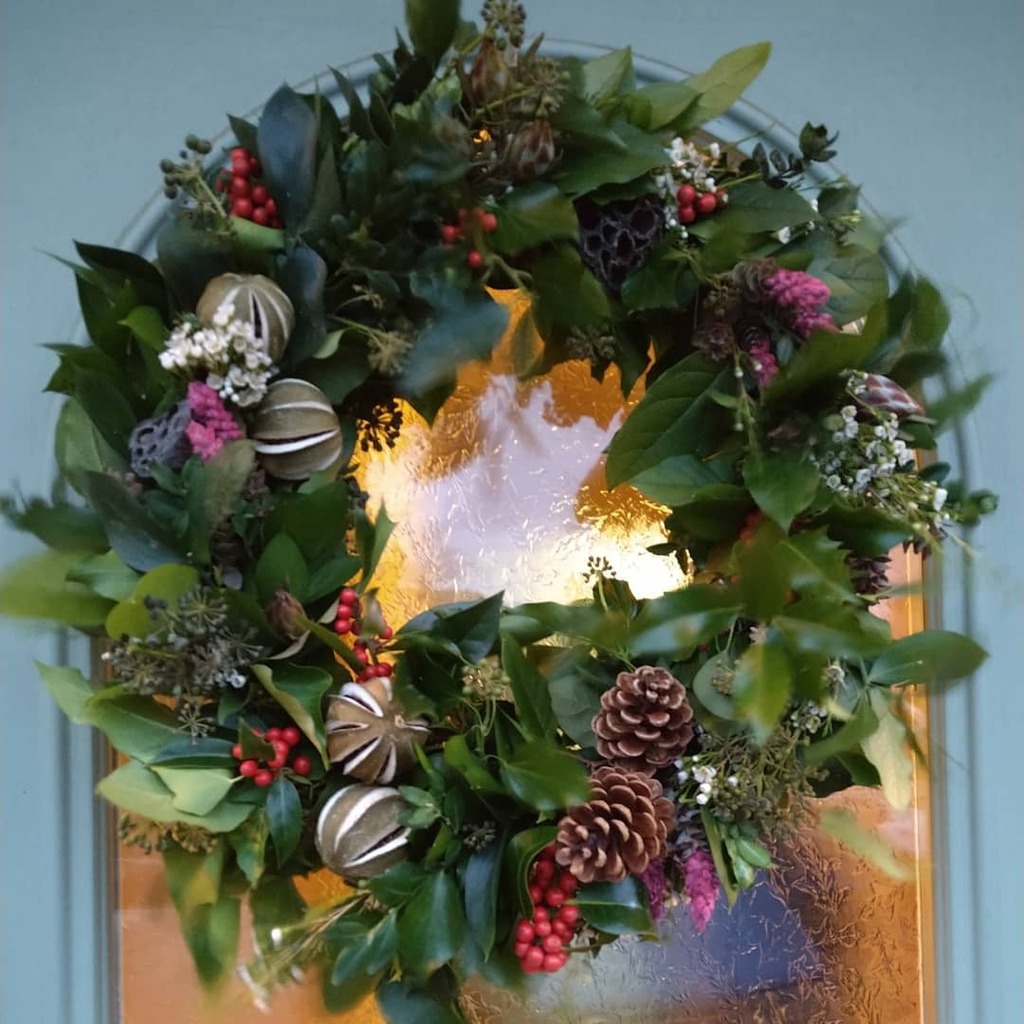 bloomingchicbyj's tweet photo. #christmas #wreathsofinstagram 
Have you got yours organised? Make your own at one of my 2 person workshops or have the ingredients and follow along to my online video. #bloomingchic https://t.co/Y4mingEqG8