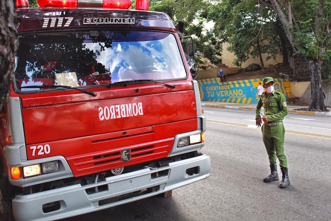Carro AutoBomba M5 
Perteneciente A La Estación 5 #vedado Habana Cuba 
👩‍🚒🪓🇨🇺

Mañana se Cumplen 324 Años De La Creación del Cuerpo De Bomberos De Cuba 
🔥🔥🔥🔥🔥🔥🔥🔥🔥