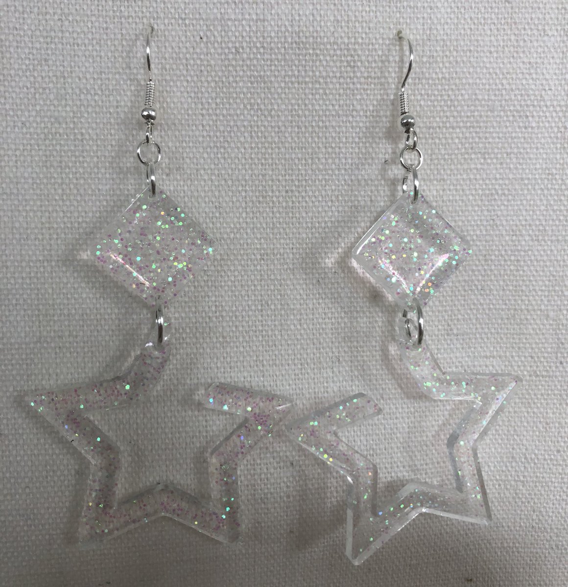 kumosart_'s tweet photo. 💎
💵$6💵

#resinart #resin #resinaepoxi #resina #resinjewelry #resinearrings #handmadejewelry #handmadeearrings #earrings #smallbusiness #apoyalolocalpr https://t.co/XmVr66XnQq