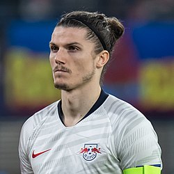 8.5. Marcel Sabitzer:El timón de Nagelsmann sobre el campo llegó ese mismo 2015, a cambio de 2 millones. Debía de valer menos que Ilsanker.Su caso es distinto porque vino del Rapid Wien, y se fue cedido al Salzburg una temporada. Por eso es el 8.5.