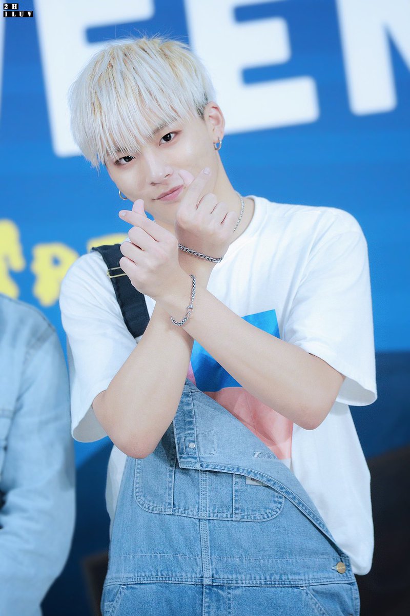 JOOAN96_BAEKJIN's tweet photo. #HAPPY_HYUNHO_DAY
#HappyLeeHyunhoDay 
#Happy_Lee_Hyunho_Day 
#Amazingrapper 
#Handsomevisualking 
#Sweetheart 
#Crackheadanddork (love that side of him) 
#Eldestandgiantofthegroup
#Funny
#Myfavpersoninexistence 
#Hardworkingingeneral
#Smilefordays 
#Cutewithouteventrying &amp; more! https://t.co/4oa64kc9v1