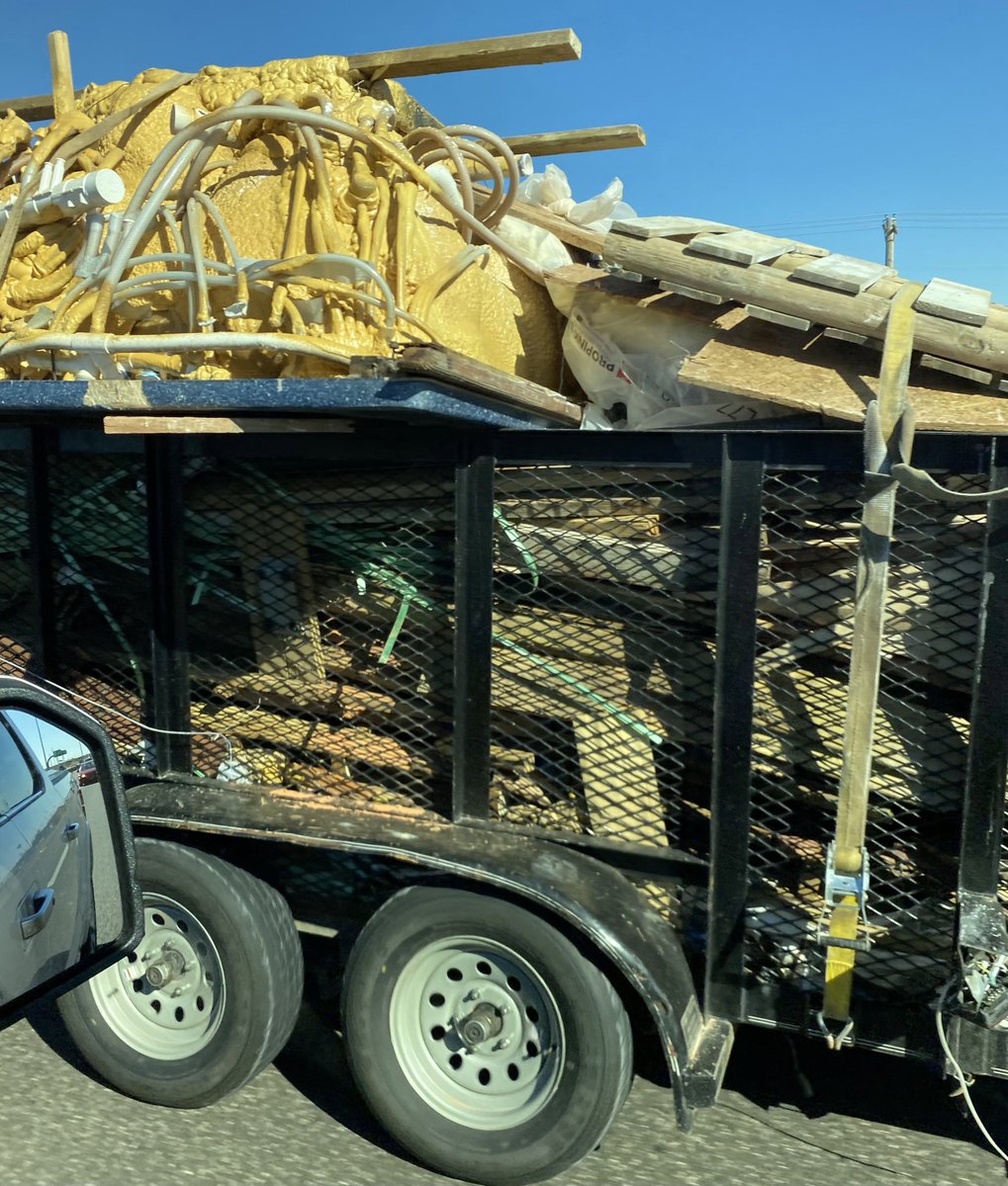 accuratesafety's tweet photo. Open highway and no safety concerns here. #Knowyourload #secureyourload https://t.co/dpc9rMjOWB