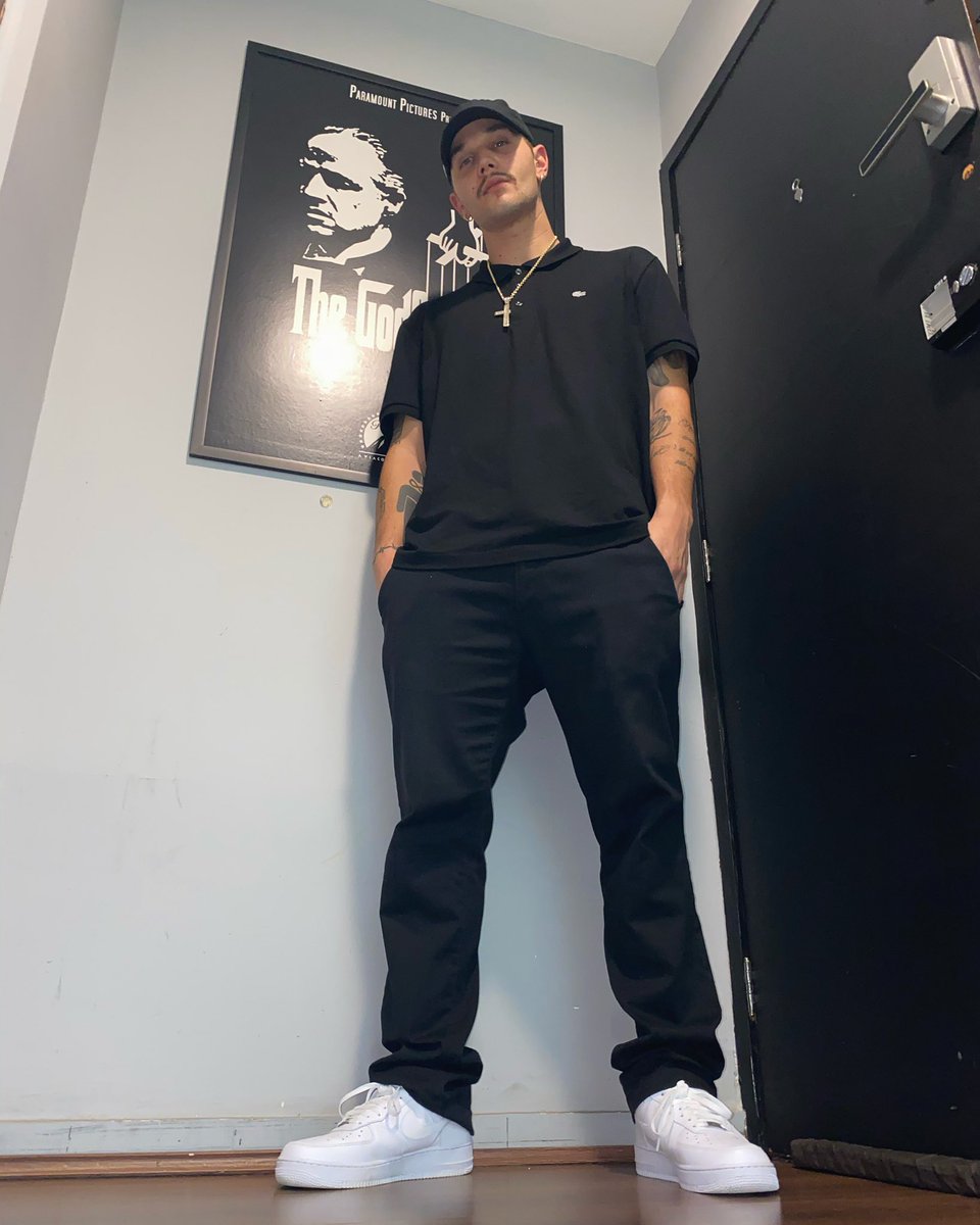 NogVerso's tweet photo. Essa cultura salvou minha vida.

#DiaMundialDoHipHop 🎤 🌎 https://t.co/EXIBlOZMth